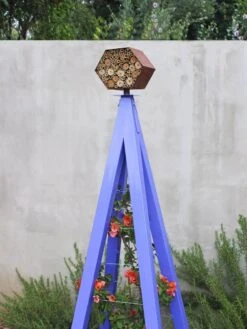 Bee Bungalow + Akoris Garden Tuteur Sr. 15 Bee Bungalow + Akoris Garden Tuteur Sr. -Nature's Yard Sales Store 8600532 02V tif