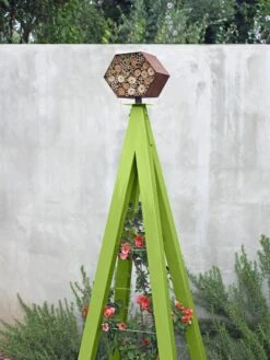 Bee Bungalow + Akoris Garden Tuteur Sr. 12 Bee Bungalow + Akoris Garden Tuteur Sr. -Nature's Yard Sales Store 8600532 05V tif