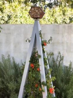 Bee Bungalow + Akoris Garden Tuteur Sr. 13 Bee Bungalow + Akoris Garden Tuteur Sr. -Nature's Yard Sales Store 8600532 07V jpg