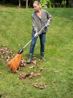 Magic Fly® Leaf Rake -Nature's Yard Sales Store 8611047 028 tif